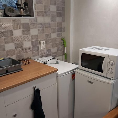 Appartamento Charming Studio In The City Center Plovdiv Esterno foto