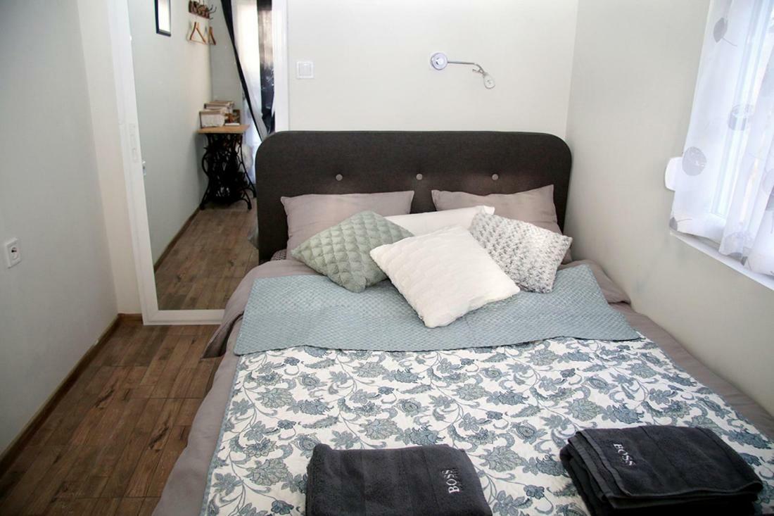 Appartamento Charming Studio In The City Center Plovdiv Esterno foto